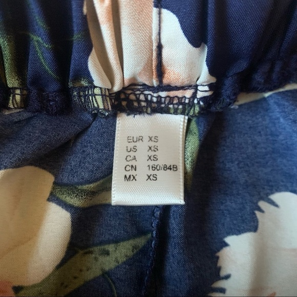 Shorts​ - Picture 2 of 3